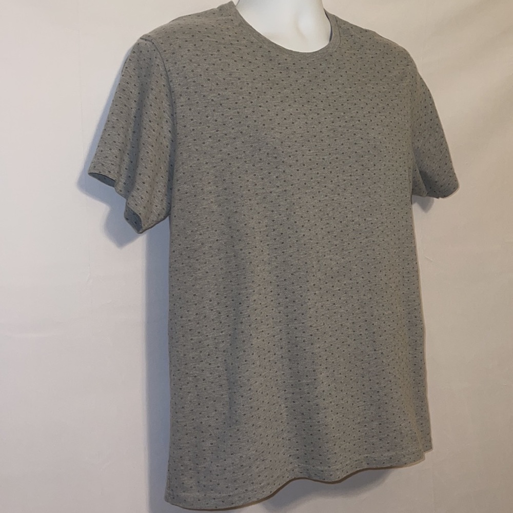 PETER WERTH London Crew Neck Shirt. Size Medium